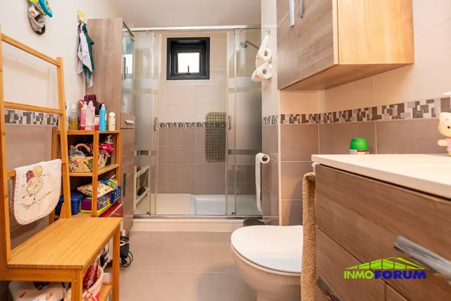 Luminoso piso de 3 dormitorios, 2 baños, garaje y trastero. — 24