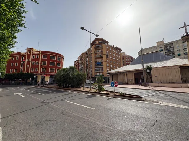 Local en Avda Valencia en venta con rentabilidad - foto 4