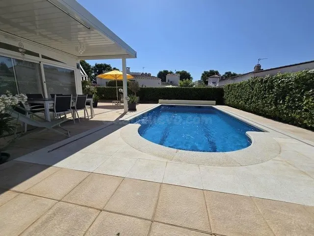 PLANTA ÚNICA LICENCIA TURÍSTICA EN MONTSENY - EMPURIABRAVA - foto 5