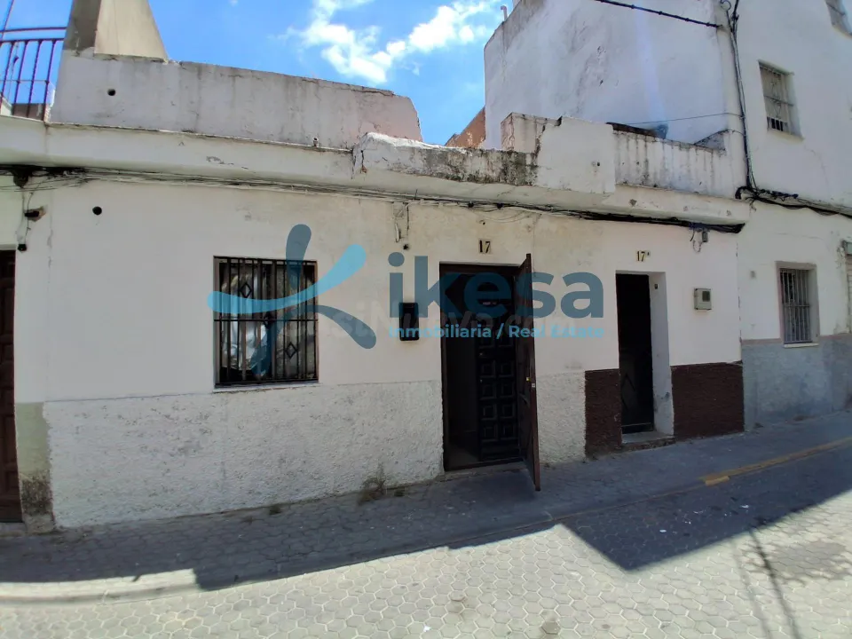 Venta de Chalet Adosado en Sevilla