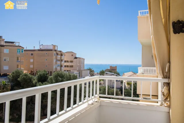 Maravilloso ático con terraza de 48 m2 en urbanización con piscina reformado con vistas al mar en Santa Pola — 22