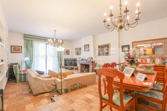 Exclusiva villa de lujo en Simón Verde: 1.150 m2 de parcela privada, gran piscina y bodega, a un paso de Sevilla. — 18