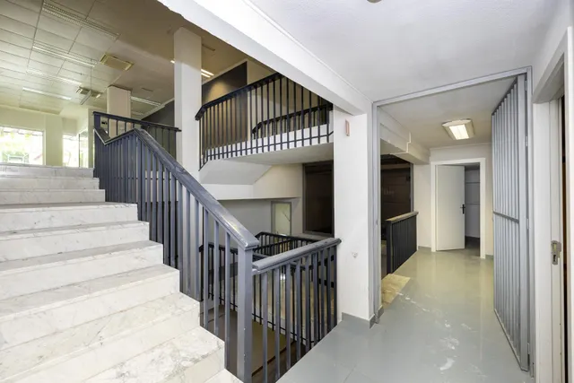 Local comercial con casi 1000 m2 en plena Gran via de Granada. Oportunidad única y exclusiva — 16