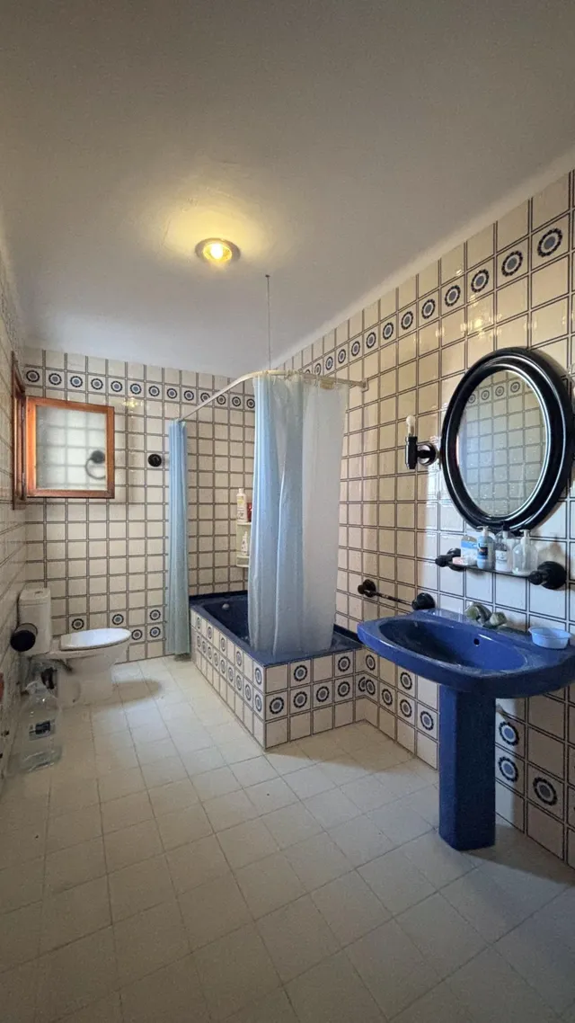 Piso de 4 habitaciones con garaje privado, dos balcones y vistas despejadas en el centro de Deltebre — 24