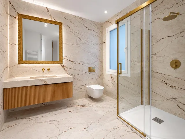 VIVIENDA DE LUJO CON DISEÑO EXCLUSIVO Y BALCONES EN LISTA — 24