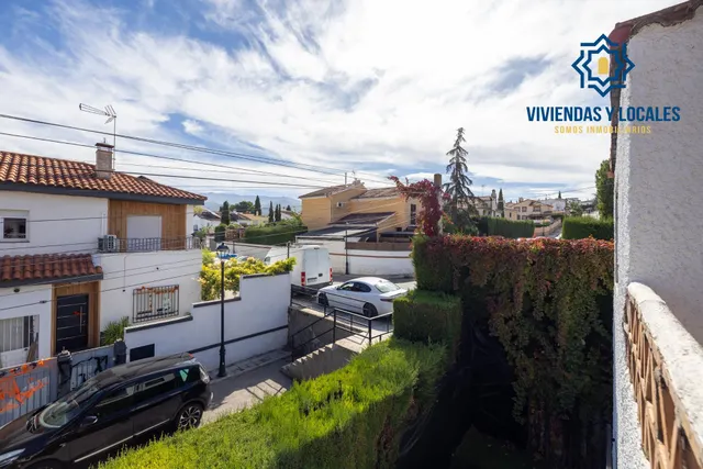 Preciosa casa en Ogíjares con piscina y jardín — 35