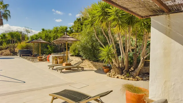 Hotel 13 habitaciones 999m² en venta - South of spain — 19