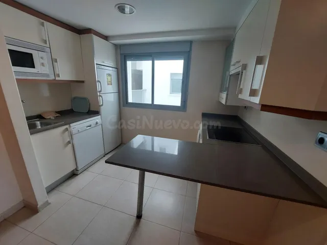 Piso de 2 dormitorios y amplia terraza en Puerto Rey - foto 2