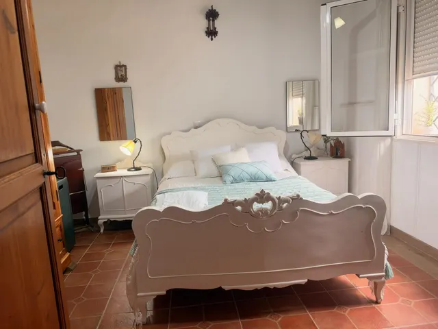 Acogedora casa de planta baja con jardín mediterráneo, patio soleado y gran garaje privado en Las Palas — 38