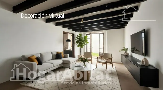 ¡OPORTUNIDAD DE INVERSIÓN! AMPLIA CASA CON TERRAZA EN EL CEN - foto 2