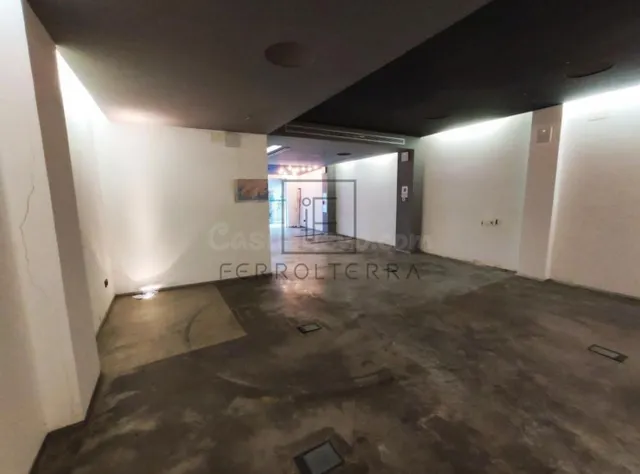 SE ALQUILA LOCAL COMERCIAL EN EL CENTRO, FERROL - foto 2