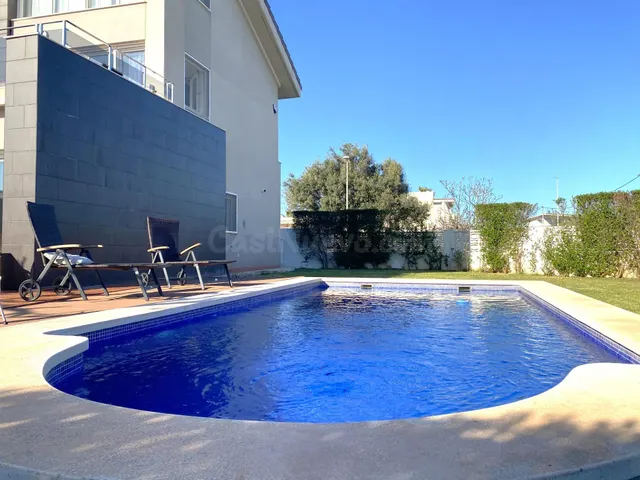 IMPRESIONANTE CASA EN PRIMERA LÍNEA CON VISTAS AL MAR, PISCI - foto 2