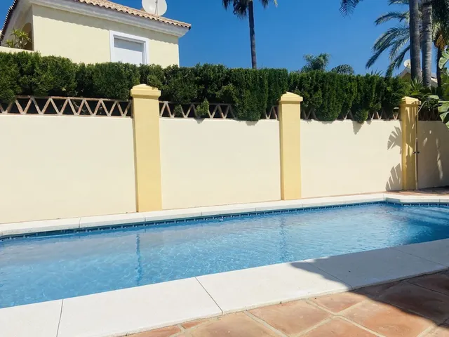 Villa 3 habitaciones 203m² en alquiler - Centro — 31