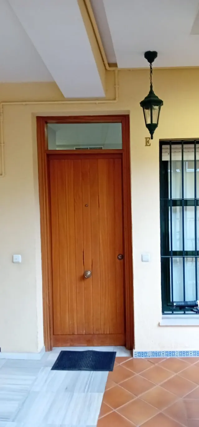Centro San Vicente, calle Torneo, junto al Río. Excelente apartamento amueblado se alquila. Ascensor. — 27