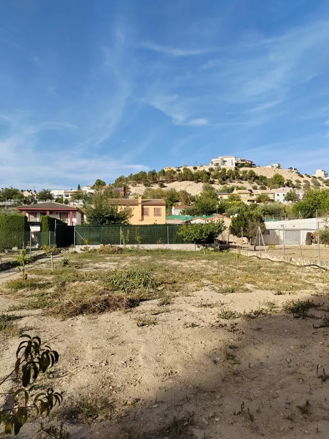 SE VENDE CHALET EN ZONA ANTIGUA CARRETERA DE GRANADA — 16