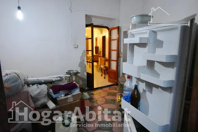 AMPLIA CASA CON TERRAZA PARA REFORMAR — 29