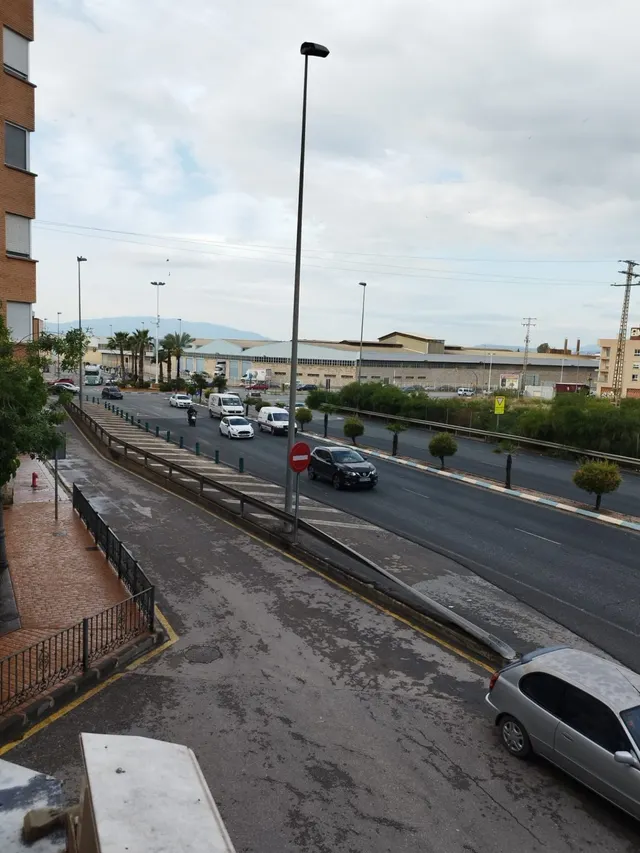 ENTRESUELO PARA OFICINAS JUNTO CENTRO COMERCIAL VEGA PLAZA — 11