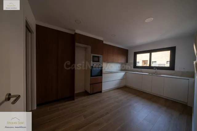 Fantàstica casa adossada en venda al poble de Santa Agnès de - foto 3