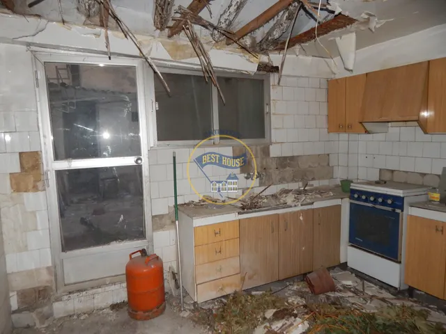 EDIFICIO A REFORMAR EN COCENTAINA. — 6