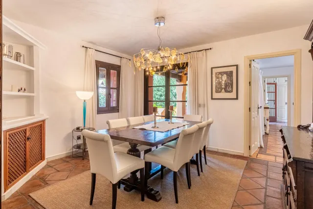 Elegante casa andaluza con vistas al golf en El Paraíso — 7