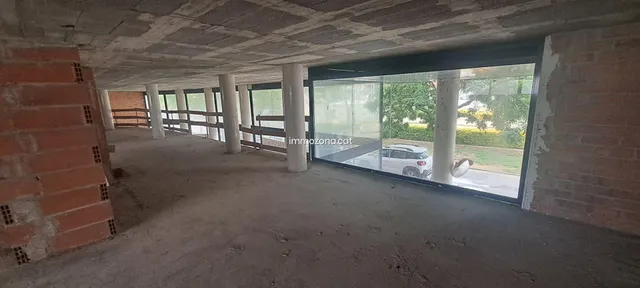 LOCAL 307 M2 EN BRUTO A ESTRENAR — 8