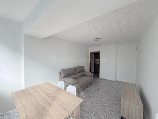 Alta rentabilidad: piso de 4 dormitorios, semireformado, amueblado a estrenar en Alicante, listo para entrar a vivir, a 4 km de la playa — 2