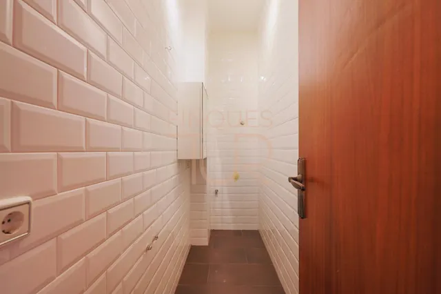 VENTA de AMPLIO en BREDA:  4 DORMITORIOS, MUY LUMINOSO y JUNTO al CENTRO DE BREDA — 26