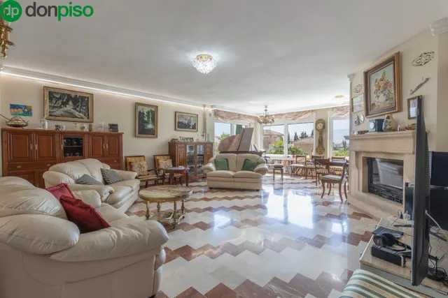 ESPECTACULAR CASA CON PISCINA EN LAS GABIAS — 9