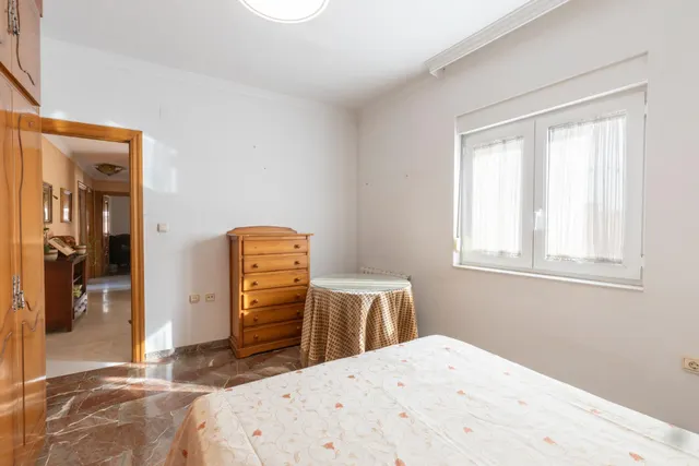 Casa en esquina en venta en Las Gabias — 50