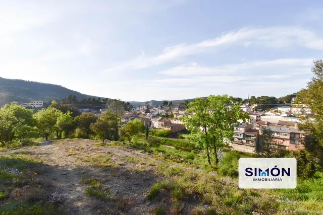 ¡Terreno urbano de 2.513 m2 en Monistrol de Calders! Ideal p