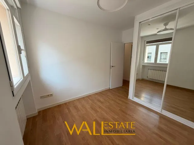 Espectacular piso de 3 dormitorios con balcón en pleno centro — 32