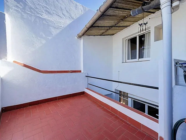 Despierta con el castillo de Xàtiva de frente: casa con terraza y azotea, lista para entrar a vivir — 18