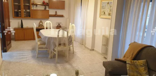 VIVIENDA DE 180 M2 EN LA PLAZA OESTE - foto 5
