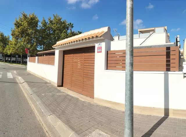 Chalet de lujo 2hab nueva Torrevieja con solarium y garaje — 33