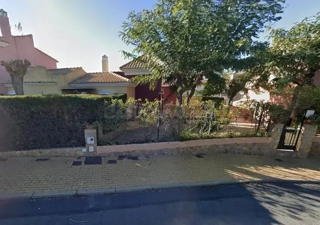 Se vende piso OKUPADO en paseo De La Chirina Nº 16 Isla Cris - foto 3