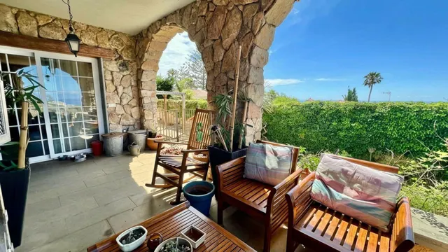 Villa independiente con piscina, jardines y vistas panorámicas al mar y al Teide. — 11