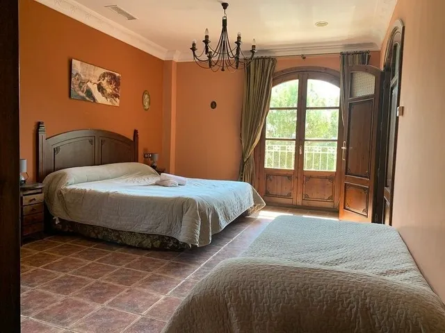 Villa 6 habitaciones 300m² en venta - Urbanizaciones — 28