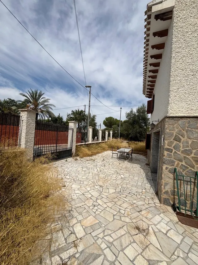 Chalet exclusivo con piscina cubierta de cristal y más de 300 m2 en urbanización Los Teatinos — 12