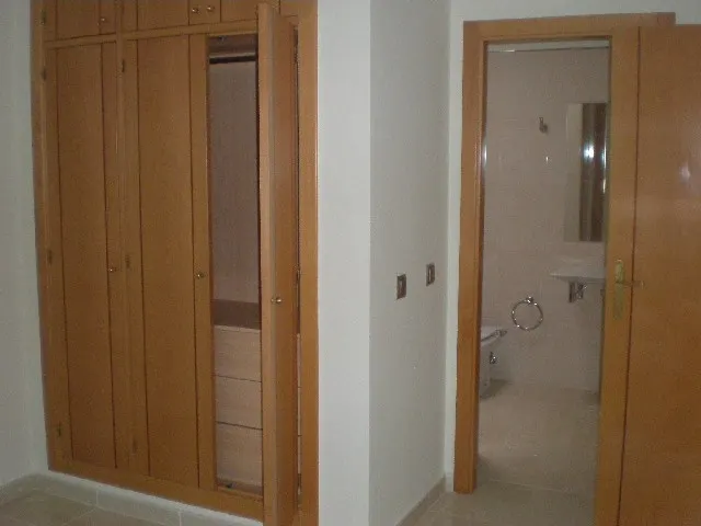 Duplex de 3 habitaciones y 2 baños  con salarium de 100m2 mas garaje y trastero — 4
