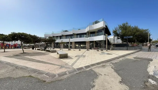 SE VENDE CENTRO COMERCIAL EN LA MISMA PLAYA DE LA GARITA, TE - foto 3