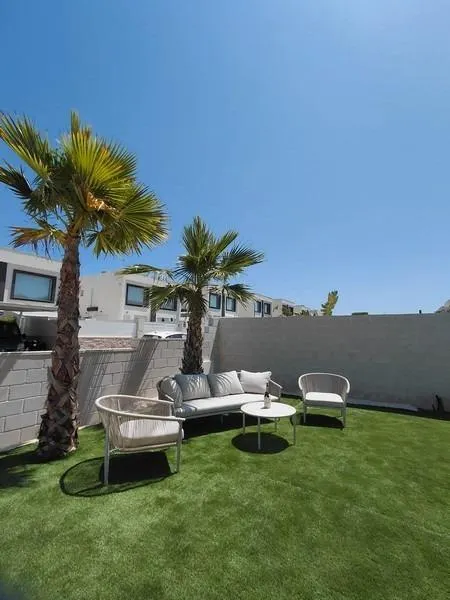 ALTO STANDING - Se vende preciosa y amplia VILLA CON PISCINA PRIVADA — 4