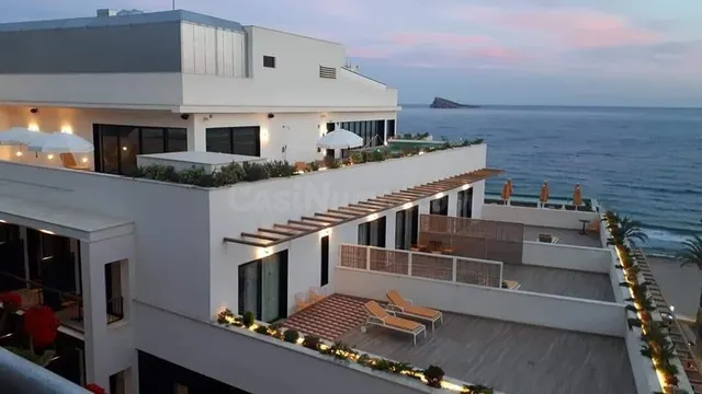 Impresionante Ático en el Centro de Benidorm con Vistas al M - foto 3