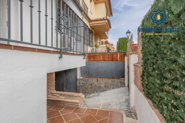 Encantadora Casa Reformada en Ogijares con Vistas y Espacios para Disfrutar — 39