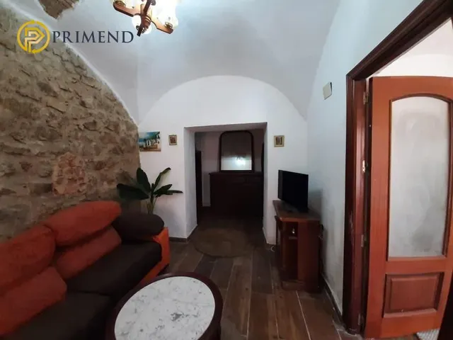 CASA DE DOS PLANTAS EN ARROYO DE LA LUZ CON PATIO — 8
