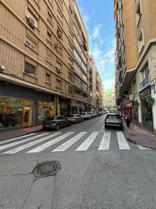 Piso 5 habitaciones 152m² en venta - Avda. de la Constitucio - foto 3