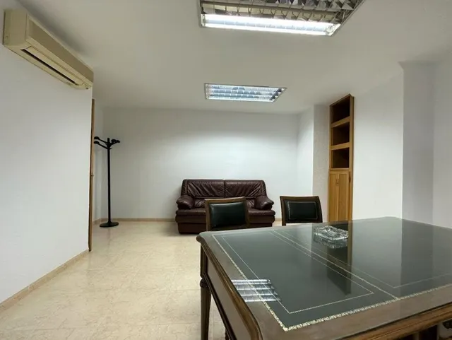 ¿Estás buscando una oficina en el paseo de Almería? — 5
