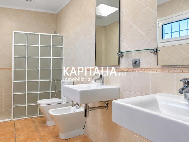 Chalet en VENTA en San Cristóbal, Alberic, con piscina privada cubierta, jardín y parcela de más de 1.000 m2 — 30