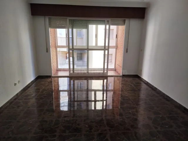 Amplio y Moderno Piso en Venta en la Zona Industria de Albac - foto 2