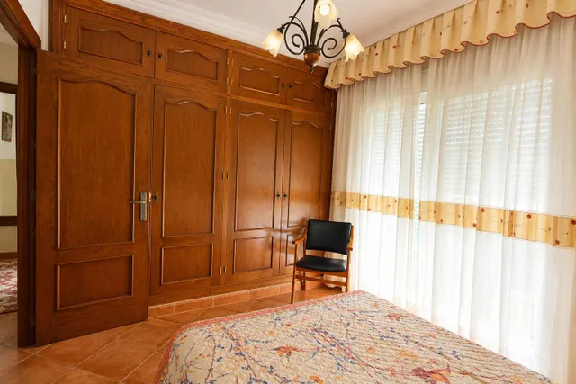 VENDE EN EXCLUSIVA CHALET INDEPENDIENTE EN COÍN — 34