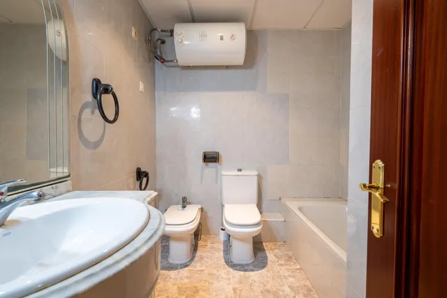 ¡Oportunidad a pasos del Paseo Marítimo de Almería! Piso de 3 habitaciones en El Zapillo — 8
